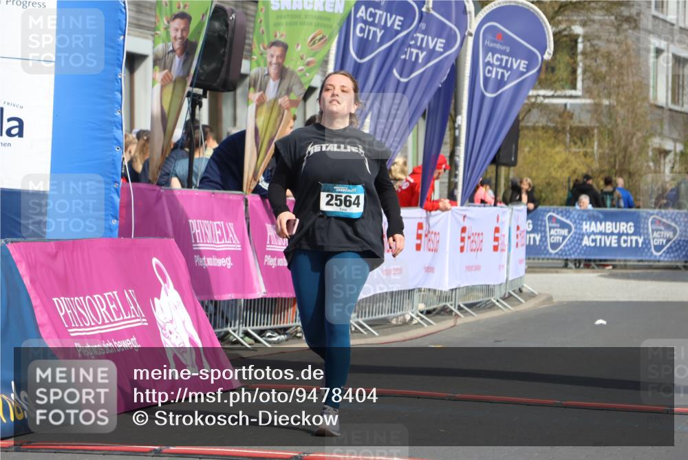 12.04.2026 - 45. Internationalen Wilhelmsburger Insellauf Strokosch-Dieckow http://msf.ph/oto/9478404 12.04.2026 11:42:20 Ziel 2564 meine-sportfotos.de
