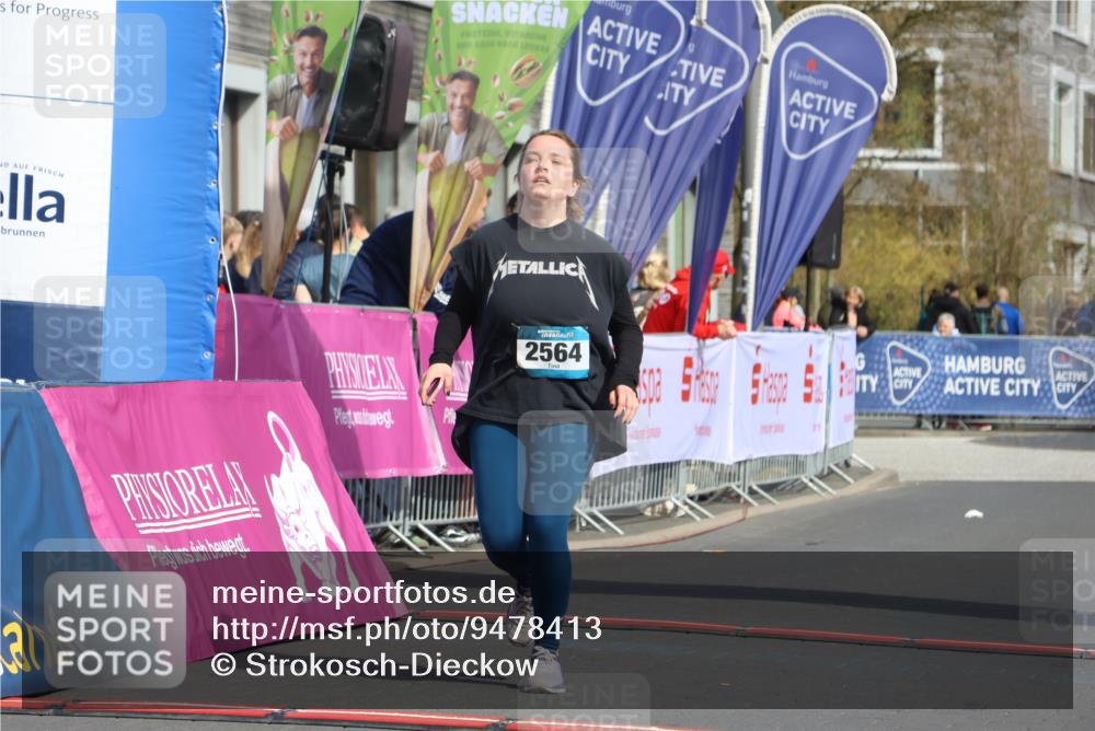 12.04.2026 - 45. Internationalen Wilhelmsburger Insellauf Strokosch-Dieckow http://msf.ph/oto/9478413 12.04.2026 11:42:20 Ziel 2564 meine-sportfotos.de