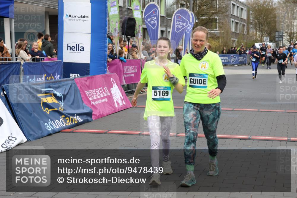 12.04.2026 - 45. Internationalen Wilhelmsburger Insellauf Strokosch-Dieckow http://msf.ph/oto/9478439 12.04.2026 12:58:30 Ziel 5169, 5214, 4955, 3396 meine-sportfotos.de