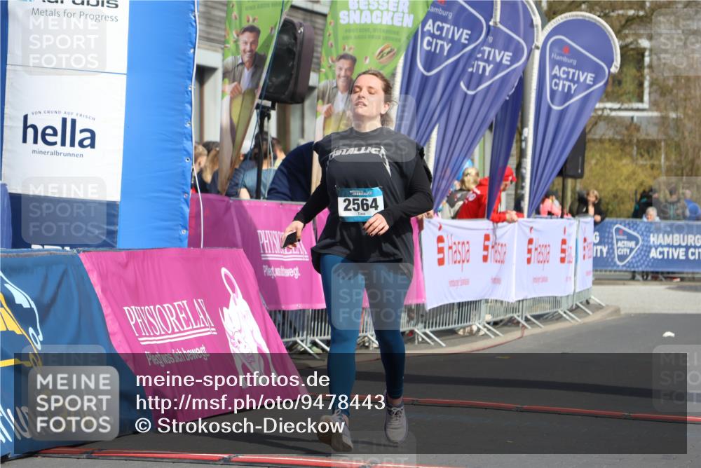 12.04.2026 - 45. Internationalen Wilhelmsburger Insellauf Strokosch-Dieckow http://msf.ph/oto/9478443 12.04.2026 11:42:20 Ziel 2564 meine-sportfotos.de