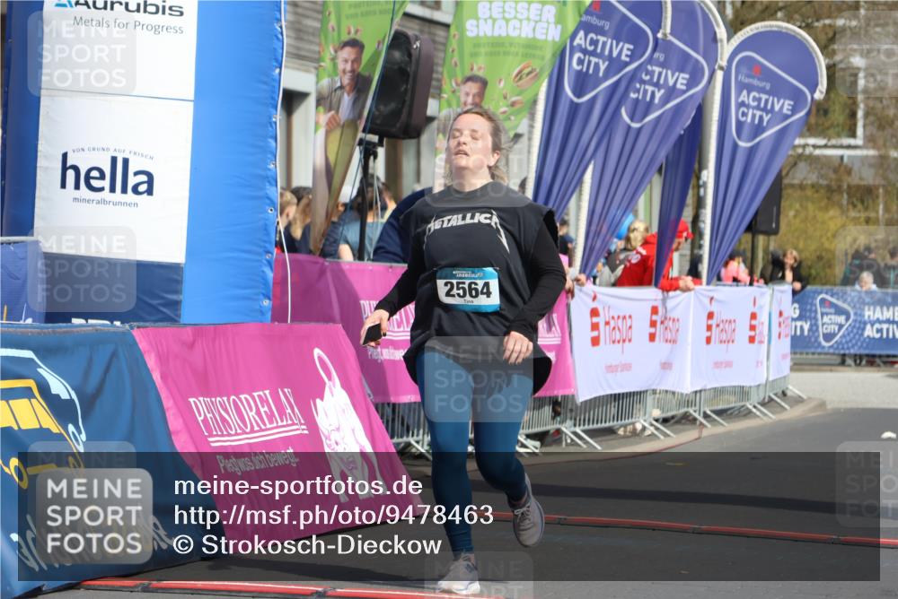 12.04.2026 - 45. Internationalen Wilhelmsburger Insellauf Strokosch-Dieckow http://msf.ph/oto/9478463 12.04.2026 11:42:20 Ziel 2564 meine-sportfotos.de