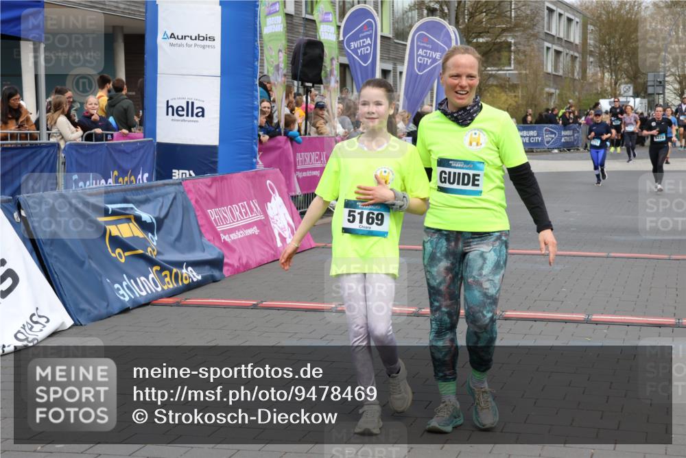 12.04.2026 - 45. Internationalen Wilhelmsburger Insellauf Strokosch-Dieckow http://msf.ph/oto/9478469 12.04.2026 12:58:30 Ziel 5169, 5214, 4955, 3396 meine-sportfotos.de