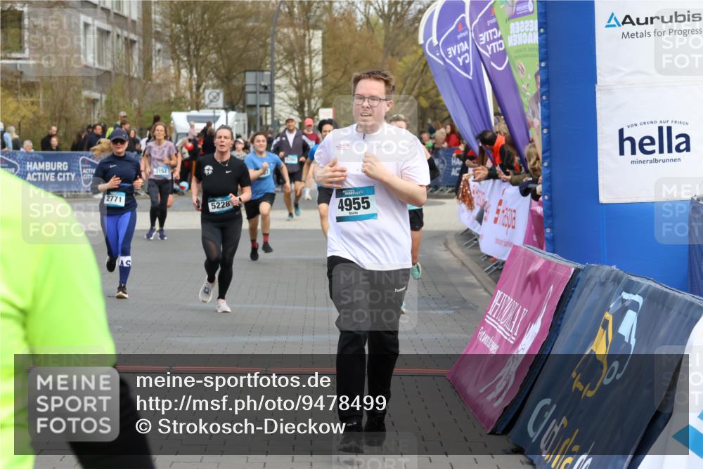 12.04.2026 - 45. Internationalen Wilhelmsburger Insellauf Strokosch-Dieckow http://msf.ph/oto/9478499 12.04.2026 12:58:32 Ziel 5214, 4955, 3396, 5228, 5689, 2771, 5687 meine-sportfotos.de