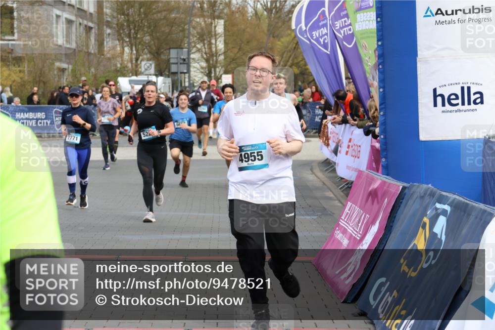 12.04.2026 - 45. Internationalen Wilhelmsburger Insellauf Strokosch-Dieckow http://msf.ph/oto/9478521 12.04.2026 12:58:32 Ziel 5214, 4955, 3396, 5228, 5689, 2771, 5687 meine-sportfotos.de