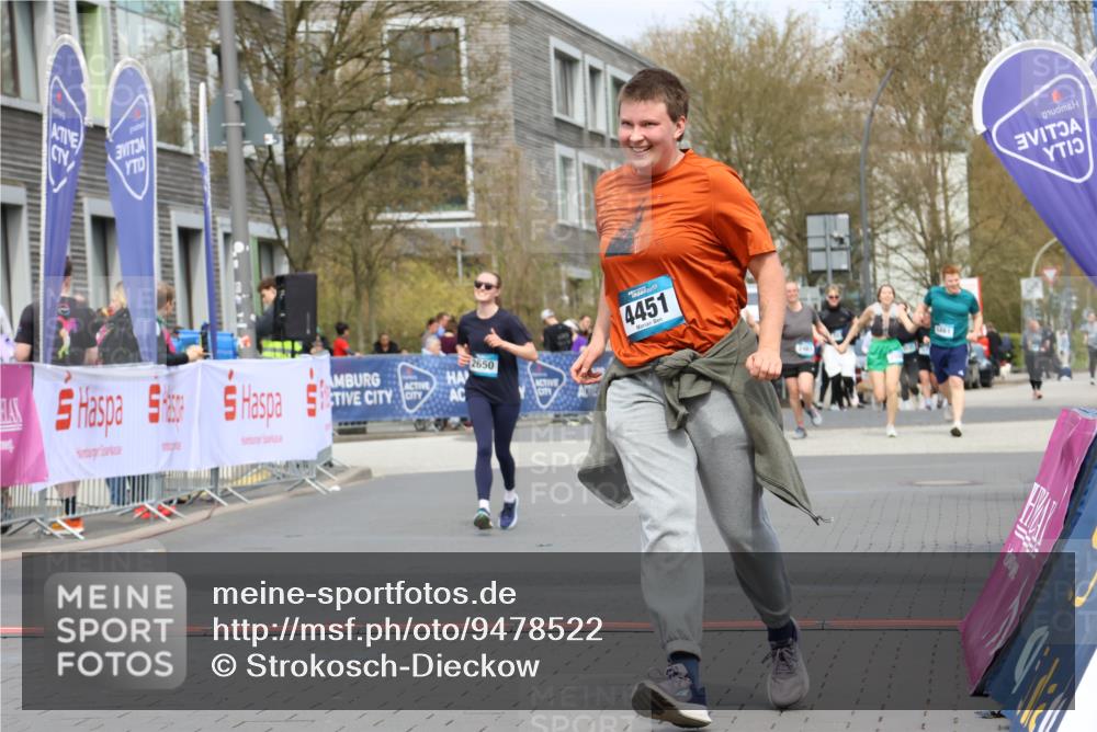 12.04.2026 - 45. Internationalen Wilhelmsburger Insellauf Strokosch-Dieckow http://msf.ph/oto/9478522 12.04.2026 13:29:39 Ziel 4451 meine-sportfotos.de