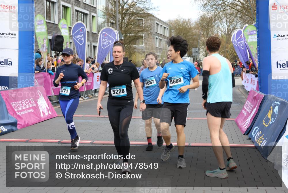 12.04.2026 - 45. Internationalen Wilhelmsburger Insellauf Strokosch-Dieckow http://msf.ph/oto/9478549 12.04.2026 12:58:37 Ziel 3396, 5228, 5689, 2771, 5687, 2058, 3152, 4535, 5260, 2493, 2550 meine-sportfotos.de