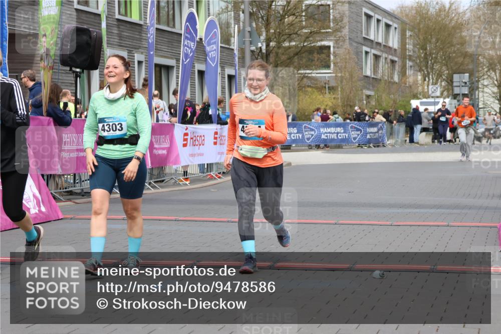 12.04.2026 - 45. Internationalen Wilhelmsburger Insellauf Strokosch-Dieckow http://msf.ph/oto/9478586 12.04.2026 13:29:29 Ziel 4303, 4302, 4304 meine-sportfotos.de