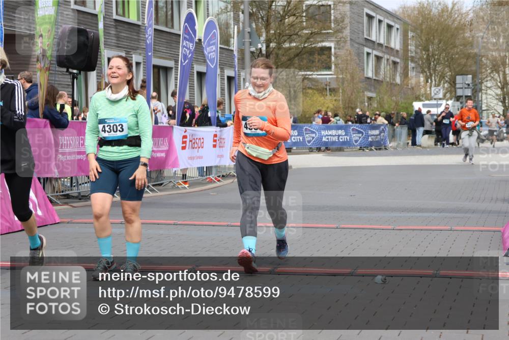 12.04.2026 - 45. Internationalen Wilhelmsburger Insellauf Strokosch-Dieckow http://msf.ph/oto/9478599 12.04.2026 13:29:29 Ziel 4303, 4302, 4304 meine-sportfotos.de