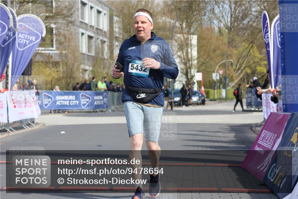 12.04.2026 - 45. Internationalen Wilhelmsburger Insellauf Strokosch-Dieckow http://msf.ph/oto/9478654 12.04.2026 11:42:59 Ziel 5432 meine-sportfotos.de