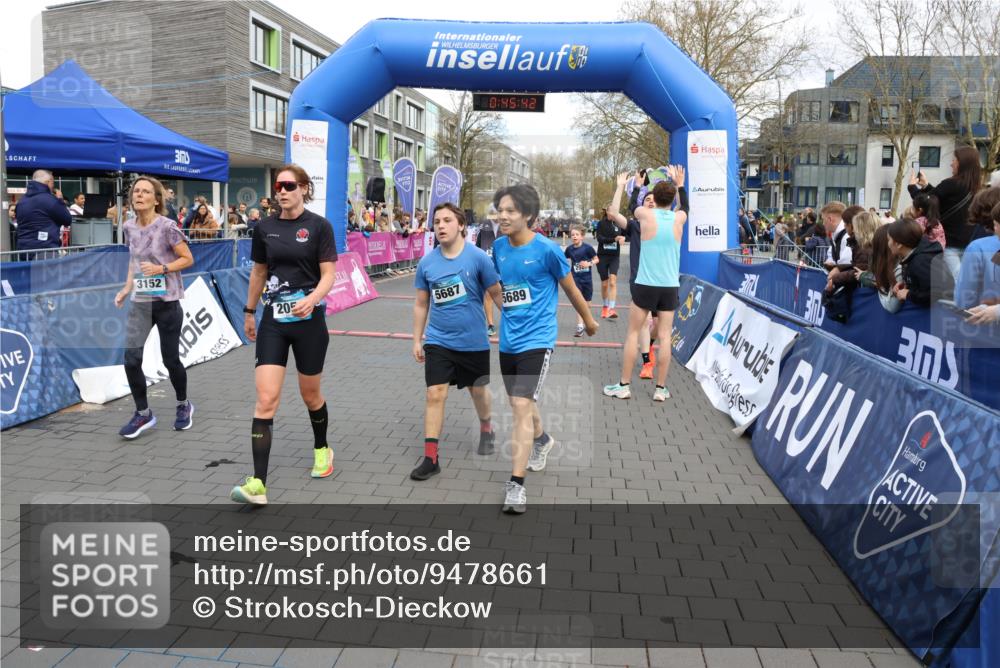 12.04.2026 - 45. Internationalen Wilhelmsburger Insellauf Strokosch-Dieckow http://msf.ph/oto/9478661 12.04.2026 12:58:41 Ziel 2058, 3152, 4535, 5260, 2493, 2550, 3479 meine-sportfotos.de