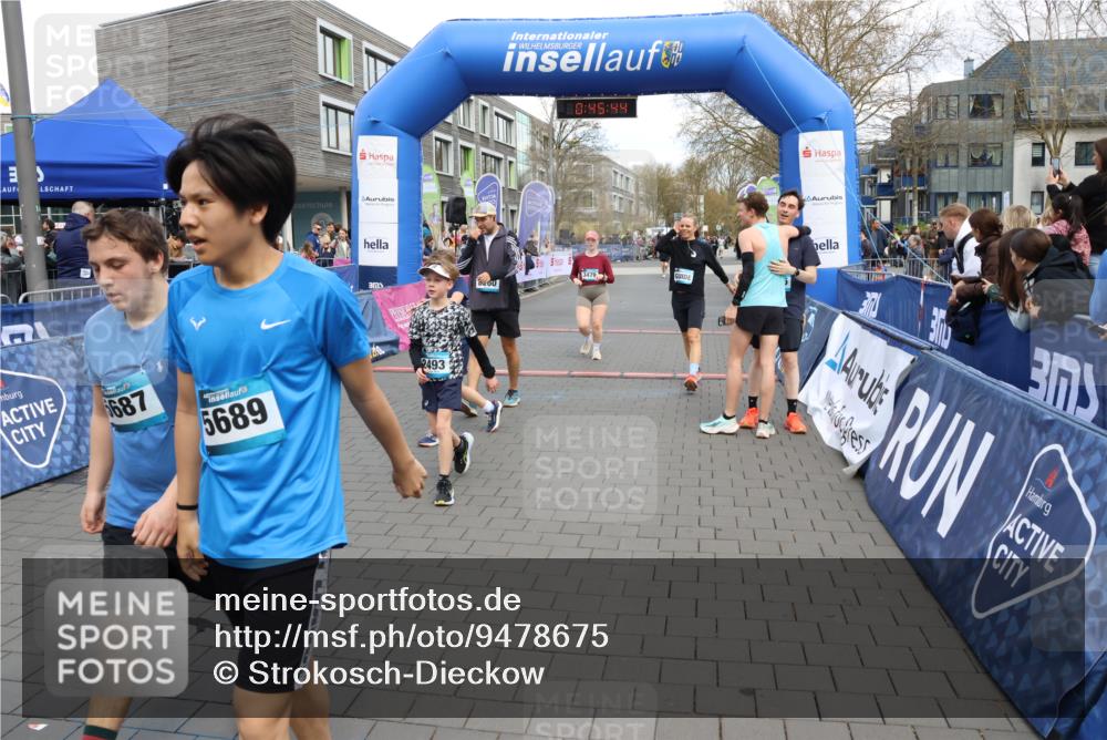 12.04.2026 - 45. Internationalen Wilhelmsburger Insellauf Strokosch-Dieckow http://msf.ph/oto/9478675 12.04.2026 12:58:43 Ziel 3152, 4535, 5260, 2493, 2550, 3479 meine-sportfotos.de