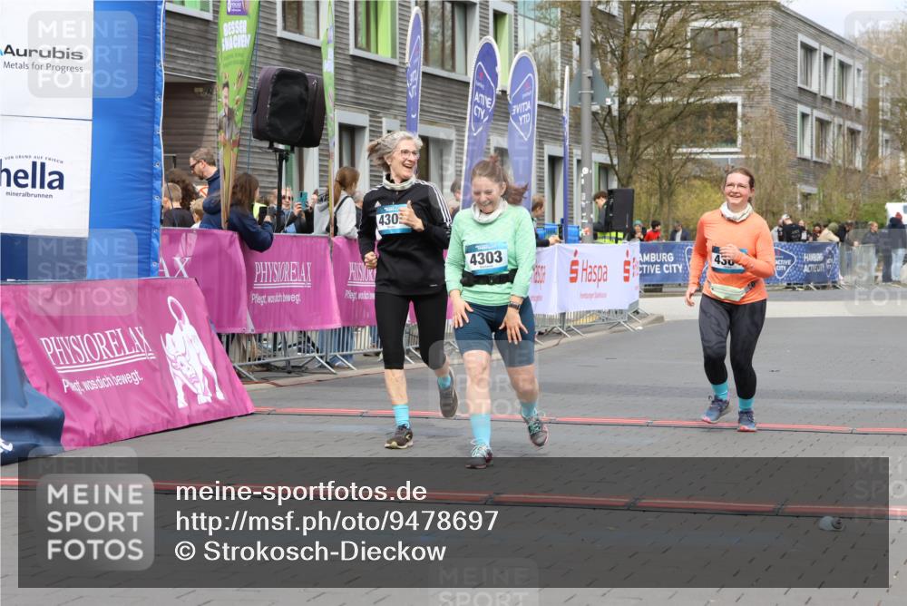 12.04.2026 - 45. Internationalen Wilhelmsburger Insellauf Strokosch-Dieckow http://msf.ph/oto/9478697 12.04.2026 13:29:28 Ziel 4303, 4302, 4304 meine-sportfotos.de