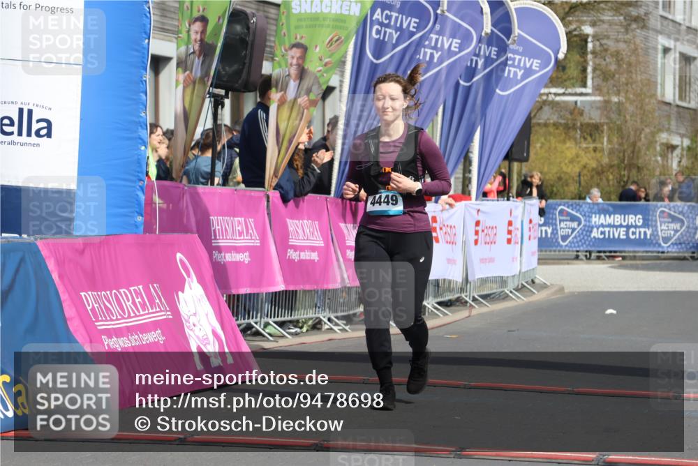 12.04.2026 - 45. Internationalen Wilhelmsburger Insellauf Strokosch-Dieckow http://msf.ph/oto/9478698 12.04.2026 11:43:15 Ziel  meine-sportfotos.de
