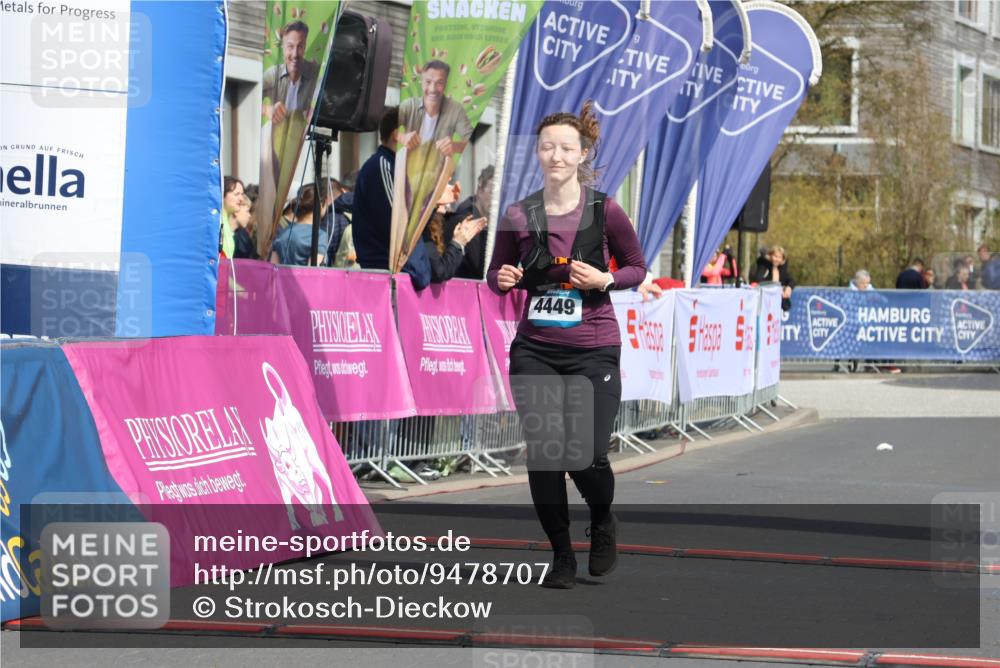 12.04.2026 - 45. Internationalen Wilhelmsburger Insellauf Strokosch-Dieckow http://msf.ph/oto/9478707 12.04.2026 11:43:15 Ziel  meine-sportfotos.de