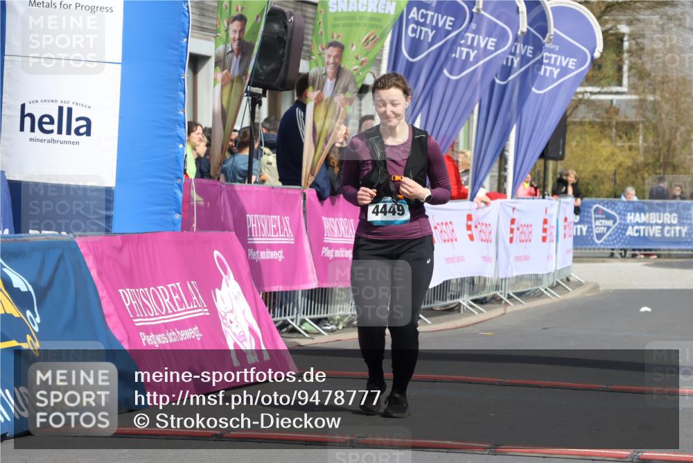 12.04.2026 - 45. Internationalen Wilhelmsburger Insellauf Strokosch-Dieckow http://msf.ph/oto/9478777 12.04.2026 11:43:15 Ziel  meine-sportfotos.de