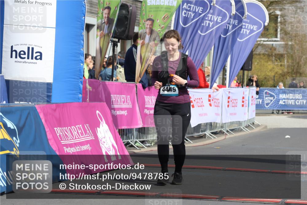 12.04.2026 - 45. Internationalen Wilhelmsburger Insellauf Strokosch-Dieckow http://msf.ph/oto/9478785 12.04.2026 11:43:15 Ziel  meine-sportfotos.de