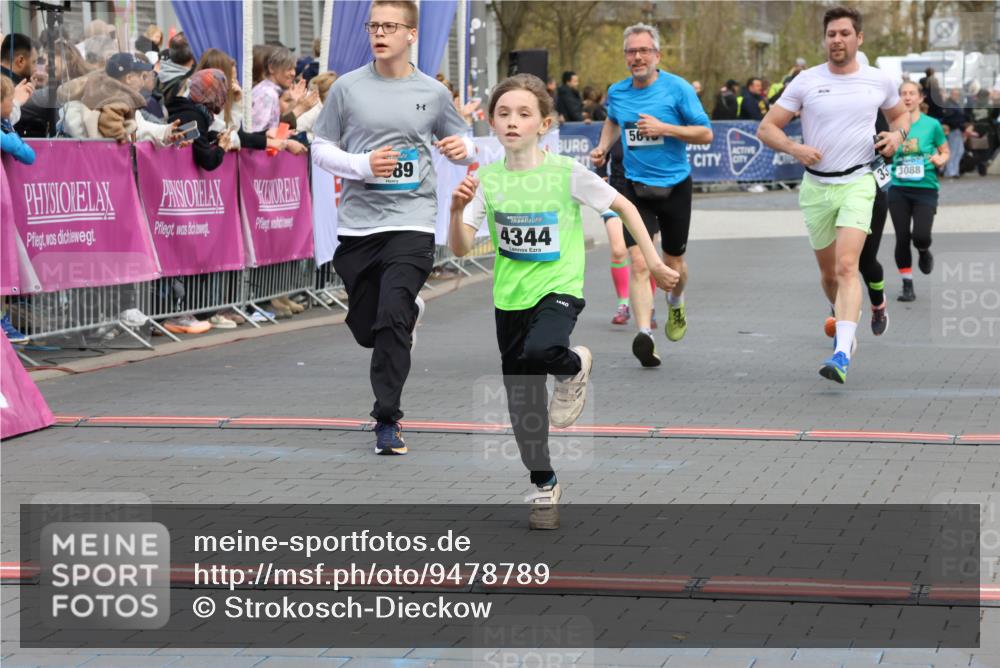 12.04.2026 - 45. Internationalen Wilhelmsburger Insellauf Strokosch-Dieckow http://msf.ph/oto/9478789 12.04.2026 12:58:56 Ziel 4344, 3889, 3309, 5613, 3525, 5422, 3088 meine-sportfotos.de