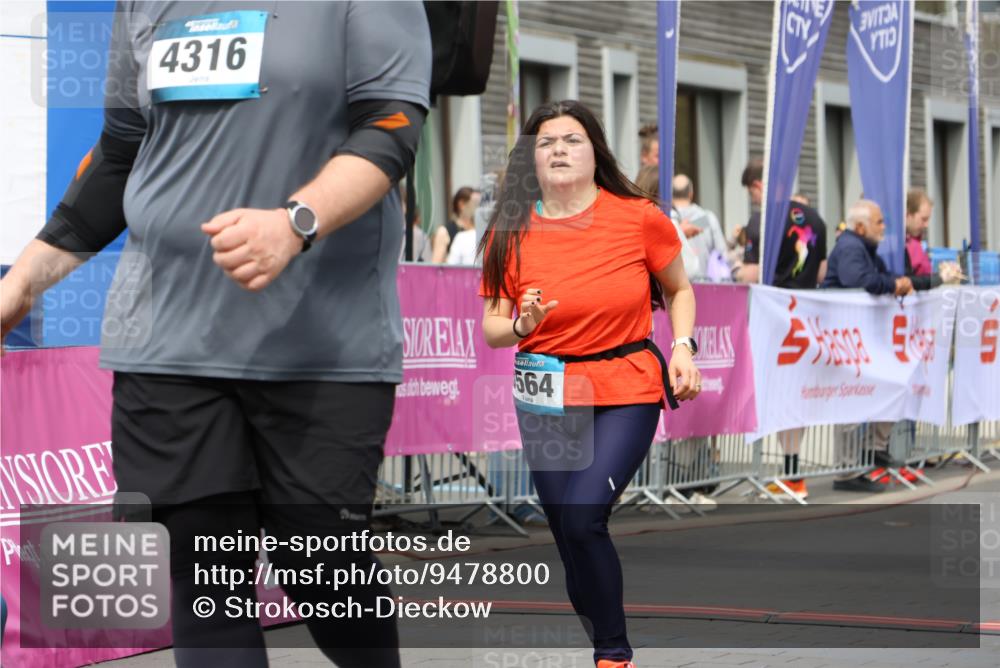 12.04.2026 - 45. Internationalen Wilhelmsburger Insellauf Strokosch-Dieckow http://msf.ph/oto/9478800 12.04.2026 13:29:17 Ziel 4316, 3564, 3483, 4471 meine-sportfotos.de