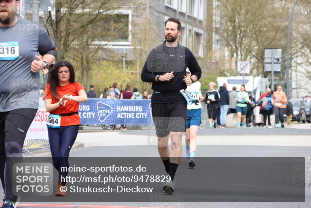 12.04.2026 - 45. Internationalen Wilhelmsburger Insellauf Strokosch-Dieckow http://msf.ph/oto/9478829 12.04.2026 13:29:15 Ziel 4316, 3564, 3483, 4471 meine-sportfotos.de