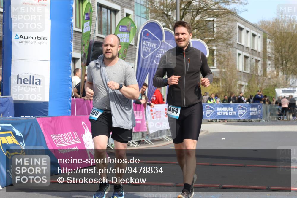 12.04.2026 - 45. Internationalen Wilhelmsburger Insellauf Strokosch-Dieckow http://msf.ph/oto/9478834 12.04.2026 11:44:04 Ziel 3465, 3464 meine-sportfotos.de