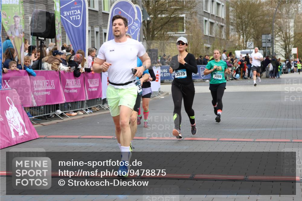 12.04.2026 - 45. Internationalen Wilhelmsburger Insellauf Strokosch-Dieckow http://msf.ph/oto/9478875 12.04.2026 12:58:58 Ziel 4344, 3889, 3309, 5613, 3525, 5422, 3088 meine-sportfotos.de