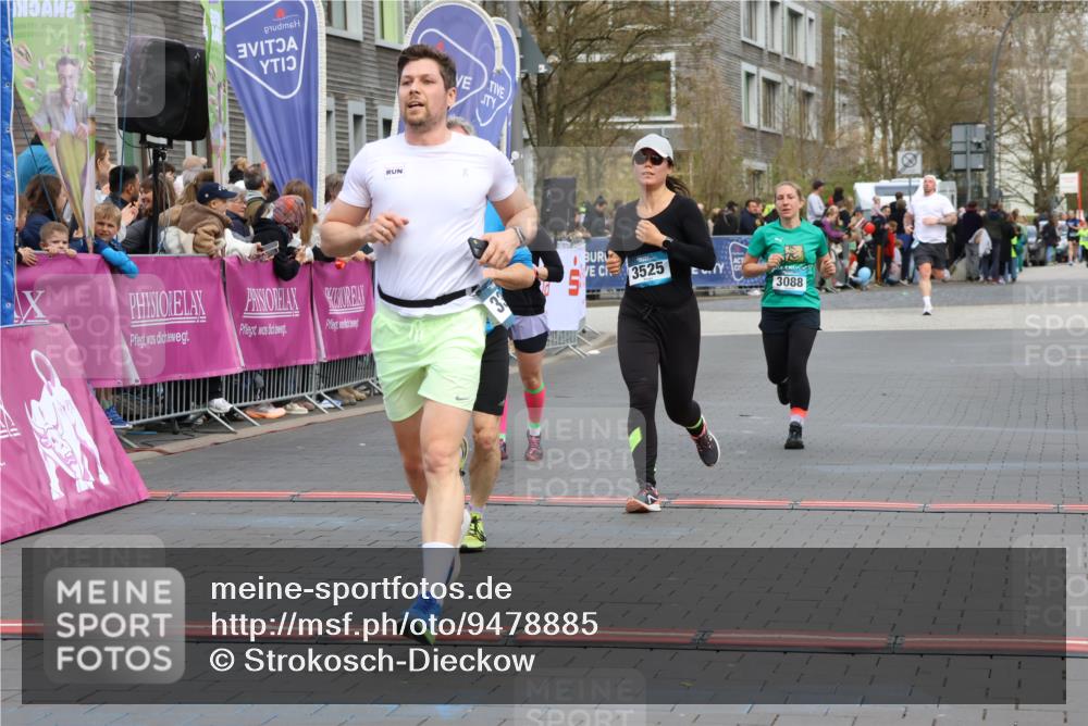 12.04.2026 - 45. Internationalen Wilhelmsburger Insellauf Strokosch-Dieckow http://msf.ph/oto/9478885 12.04.2026 12:58:58 Ziel 4344, 3889, 3309, 5613, 3525, 5422, 3088 meine-sportfotos.de