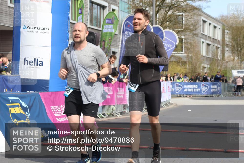 12.04.2026 - 45. Internationalen Wilhelmsburger Insellauf Strokosch-Dieckow http://msf.ph/oto/9478886 12.04.2026 11:44:05 Ziel 3465, 3464 meine-sportfotos.de