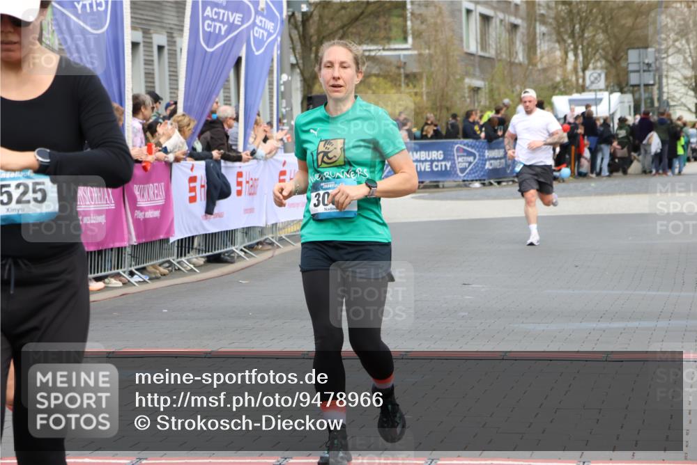 12.04.2026 - 45. Internationalen Wilhelmsburger Insellauf Strokosch-Dieckow http://msf.ph/oto/9478966 12.04.2026 12:59:01 Ziel 3309, 5613, 3525, 5422, 3088 meine-sportfotos.de