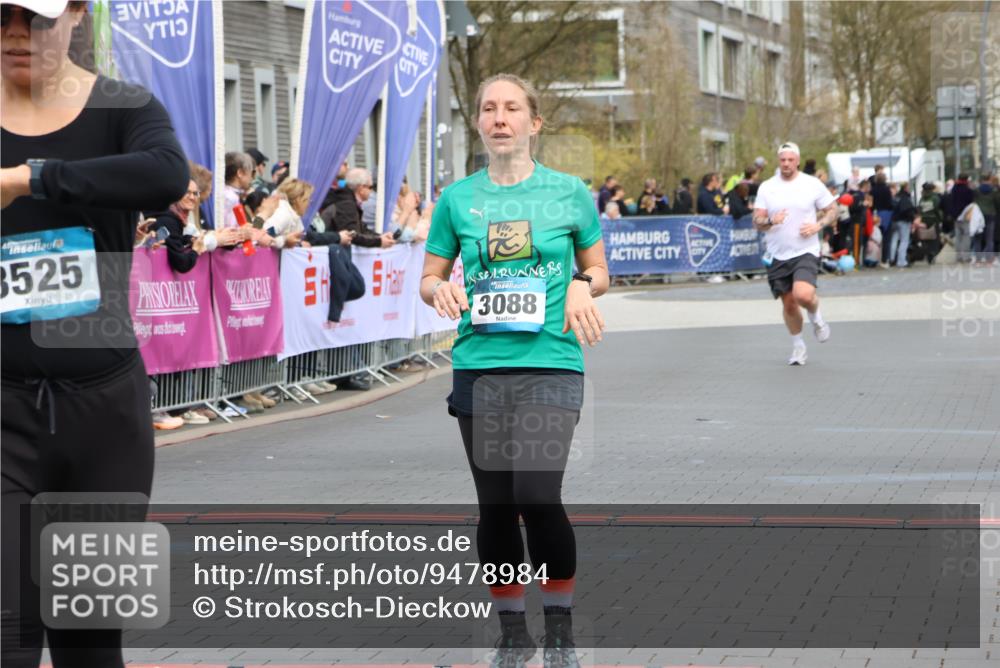 12.04.2026 - 45. Internationalen Wilhelmsburger Insellauf Strokosch-Dieckow http://msf.ph/oto/9478984 12.04.2026 12:59:01 Ziel 3309, 5613, 3525, 5422, 3088 meine-sportfotos.de