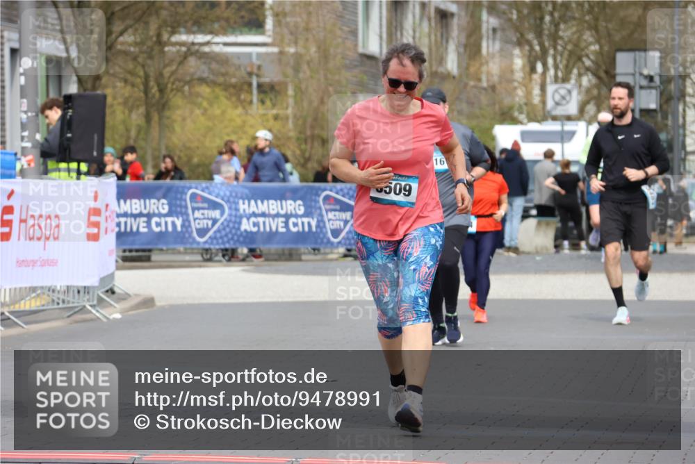 12.04.2026 - 45. Internationalen Wilhelmsburger Insellauf Strokosch-Dieckow http://msf.ph/oto/9478991 12.04.2026 13:29:08 Ziel 5509 meine-sportfotos.de