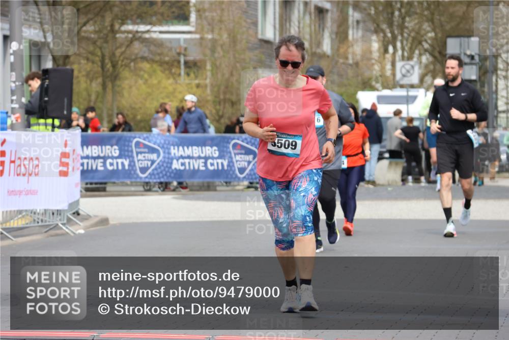 12.04.2026 - 45. Internationalen Wilhelmsburger Insellauf Strokosch-Dieckow http://msf.ph/oto/9479000 12.04.2026 13:29:08 Ziel 5509 meine-sportfotos.de