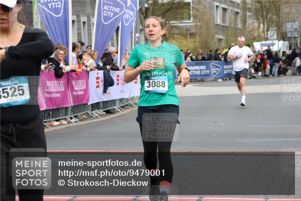 12.04.2026 - 45. Internationalen Wilhelmsburger Insellauf Strokosch-Dieckow http://msf.ph/oto/9479001 12.04.2026 12:59:01 Ziel 3309, 5613, 3525, 5422, 3088 meine-sportfotos.de