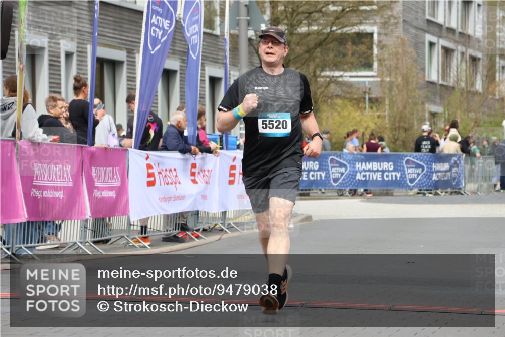 12.04.2026 - 45. Internationalen Wilhelmsburger Insellauf Strokosch-Dieckow http://msf.ph/oto/9479038 12.04.2026 13:28:55 Ziel 3800, 2630, 5520 meine-sportfotos.de