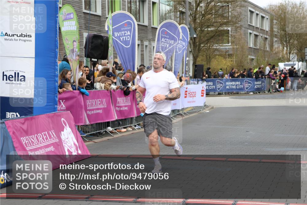 12.04.2026 - 45. Internationalen Wilhelmsburger Insellauf Strokosch-Dieckow http://msf.ph/oto/9479056 12.04.2026 12:59:05 Ziel 3255 meine-sportfotos.de
