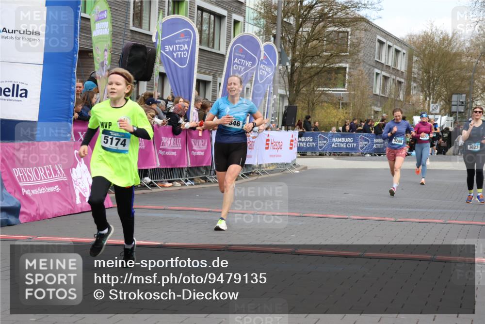 12.04.2026 - 45. Internationalen Wilhelmsburger Insellauf Strokosch-Dieckow http://msf.ph/oto/9479135 12.04.2026 12:59:14 Ziel 5174, 5846, 3286, 3623 meine-sportfotos.de