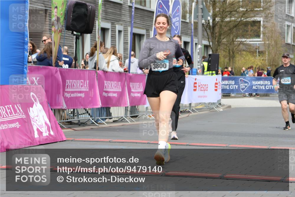 12.04.2026 - 45. Internationalen Wilhelmsburger Insellauf Strokosch-Dieckow http://msf.ph/oto/9479140 12.04.2026 13:28:52 Ziel 3800, 2630, 5520 meine-sportfotos.de