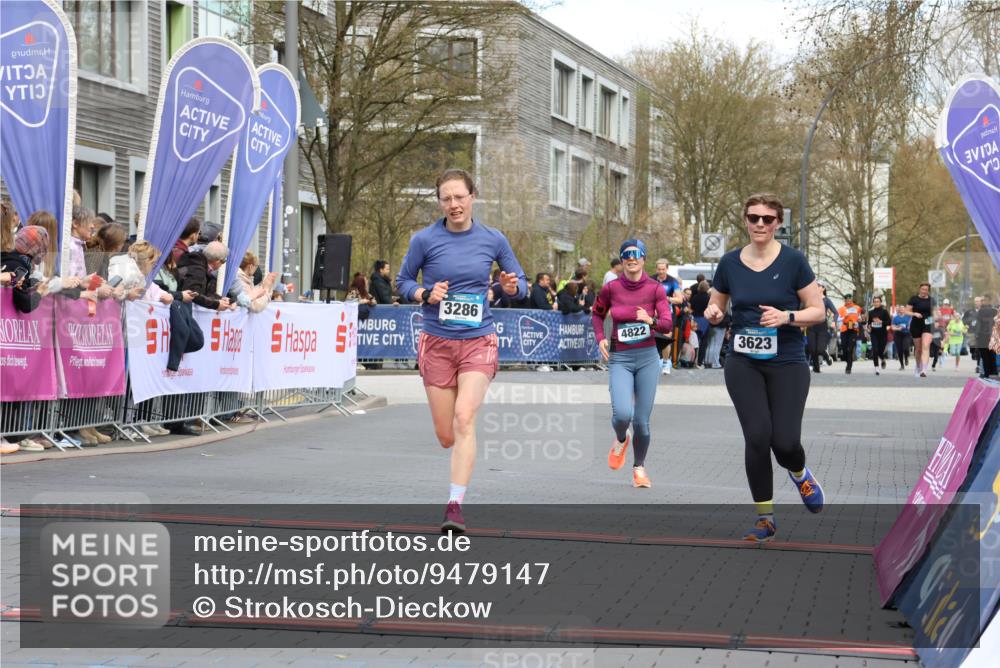 12.04.2026 - 45. Internationalen Wilhelmsburger Insellauf Strokosch-Dieckow http://msf.ph/oto/9479147 12.04.2026 12:59:17 Ziel 5174, 5846, 3286, 3623, 4822 meine-sportfotos.de