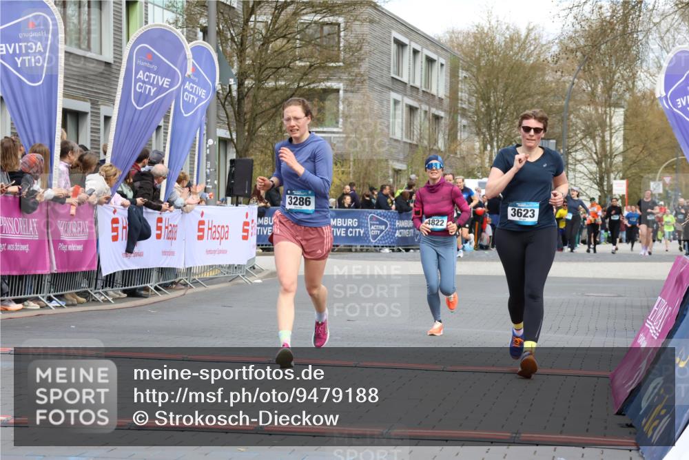 12.04.2026 - 45. Internationalen Wilhelmsburger Insellauf Strokosch-Dieckow http://msf.ph/oto/9479188 12.04.2026 12:59:17 Ziel 5174, 5846, 3286, 3623, 4822 meine-sportfotos.de