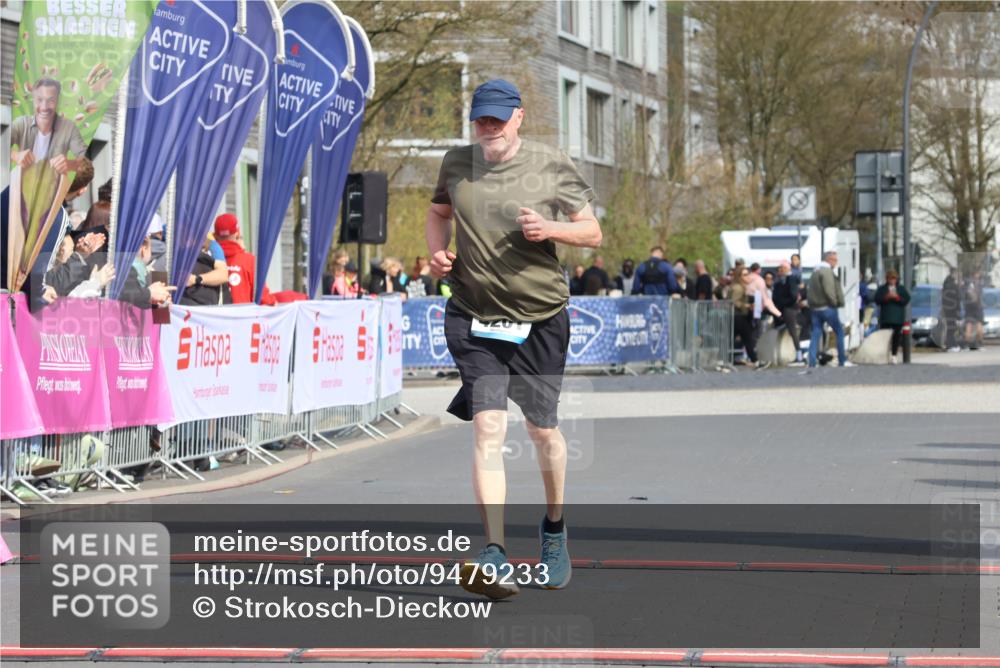 12.04.2026 - 45. Internationalen Wilhelmsburger Insellauf Strokosch-Dieckow http://msf.ph/oto/9479233 12.04.2026 11:45:25 Ziel 4201 meine-sportfotos.de