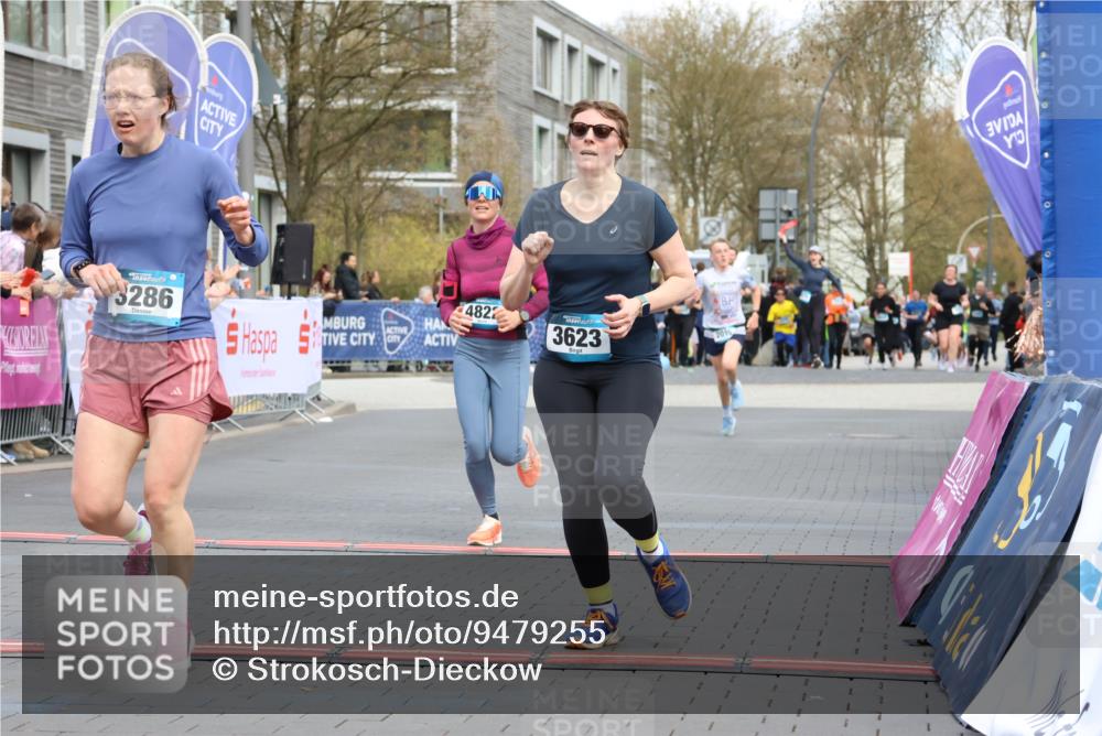 12.04.2026 - 45. Internationalen Wilhelmsburger Insellauf Strokosch-Dieckow http://msf.ph/oto/9479255 12.04.2026 12:59:18 Ziel 5846, 3286, 3623, 4822, 2015 meine-sportfotos.de