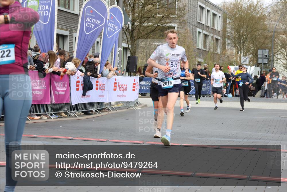 12.04.2026 - 45. Internationalen Wilhelmsburger Insellauf Strokosch-Dieckow http://msf.ph/oto/9479264 12.04.2026 12:59:22 Ziel 4822, 2015, 3926 meine-sportfotos.de
