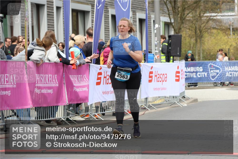 12.04.2026 - 45. Internationalen Wilhelmsburger Insellauf Strokosch-Dieckow http://msf.ph/oto/9479276 12.04.2026 13:28:30 Ziel 2563, 5695 meine-sportfotos.de