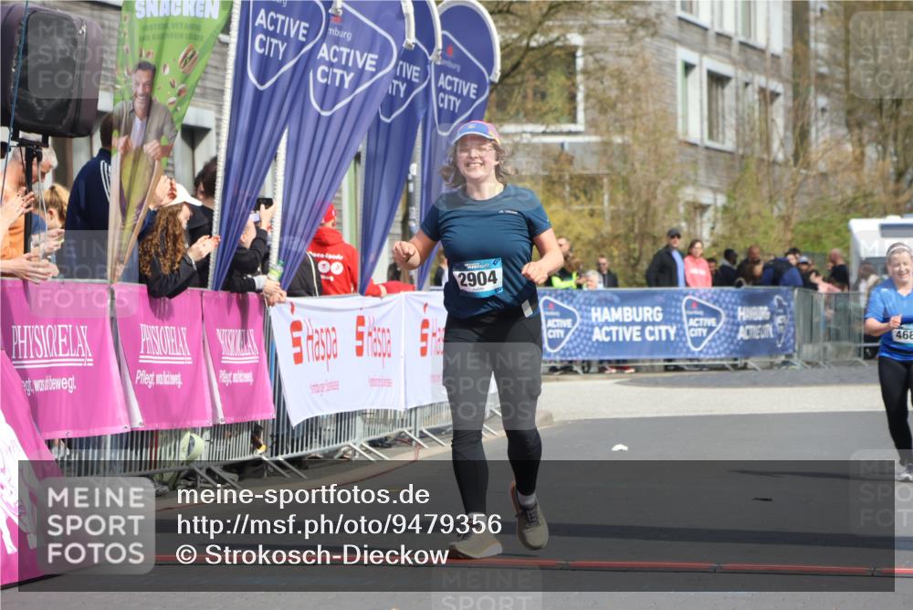12.04.2026 - 45. Internationalen Wilhelmsburger Insellauf Strokosch-Dieckow http://msf.ph/oto/9479356 12.04.2026 11:46:56 Ziel 2904, 4685 meine-sportfotos.de
