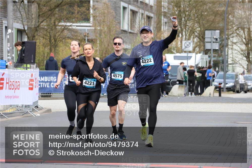 12.04.2026 - 45. Internationalen Wilhelmsburger Insellauf Strokosch-Dieckow http://msf.ph/oto/9479374 12.04.2026 13:28:16 Ziel 3938, 3937, 4222, 4221, 4575, 4574 meine-sportfotos.de