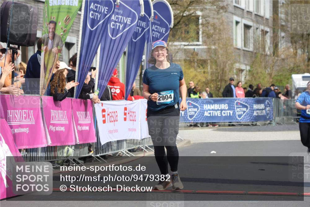 12.04.2026 - 45. Internationalen Wilhelmsburger Insellauf Strokosch-Dieckow http://msf.ph/oto/9479382 12.04.2026 11:46:56 Ziel 2904, 4685 meine-sportfotos.de