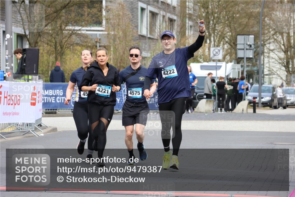 12.04.2026 - 45. Internationalen Wilhelmsburger Insellauf Strokosch-Dieckow http://msf.ph/oto/9479387 12.04.2026 13:28:16 Ziel 3938, 3937, 4222, 4221, 4575, 4574 meine-sportfotos.de