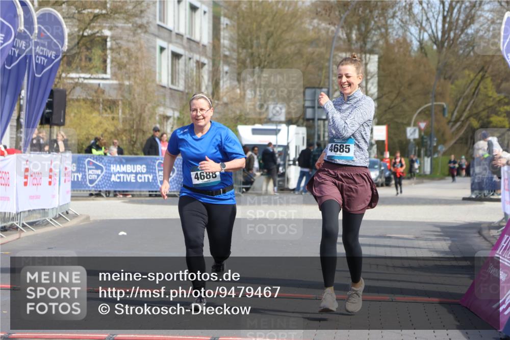 12.04.2026 - 45. Internationalen Wilhelmsburger Insellauf Strokosch-Dieckow http://msf.ph/oto/9479467 12.04.2026 11:47:00 Ziel 2904, 4685, 4688 meine-sportfotos.de