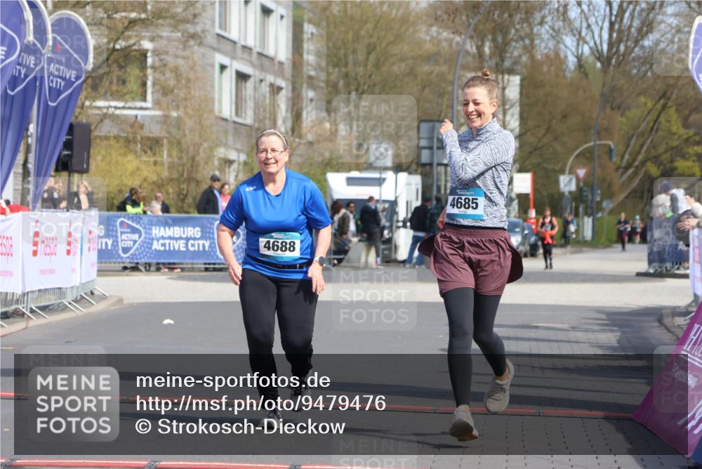 12.04.2026 - 45. Internationalen Wilhelmsburger Insellauf Strokosch-Dieckow http://msf.ph/oto/9479476 12.04.2026 11:47:00 Ziel 2904, 4685, 4688 meine-sportfotos.de