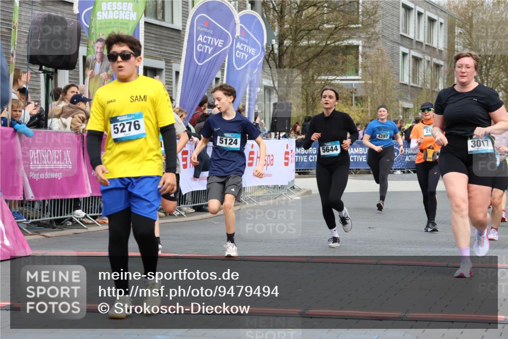 12.04.2026 - 45. Internationalen Wilhelmsburger Insellauf Strokosch-Dieckow http://msf.ph/oto/9479494 12.04.2026 12:59:32 Ziel 4023, 2009, 4875, 5276, 3017, 5111, 5124, 5644, 5718, 2082, 4741, 5191, 4287 meine-sportfotos.de