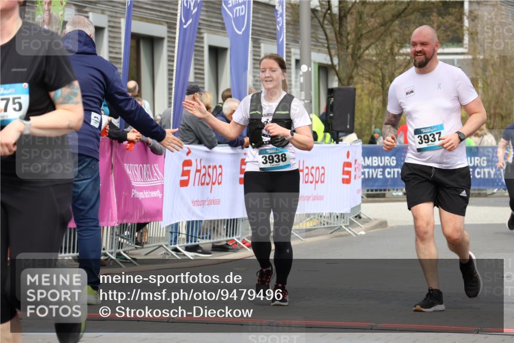 12.04.2026 - 45. Internationalen Wilhelmsburger Insellauf Strokosch-Dieckow http://msf.ph/oto/9479496 12.04.2026 13:28:13 Ziel 3132, 2875, 3938, 3937 meine-sportfotos.de